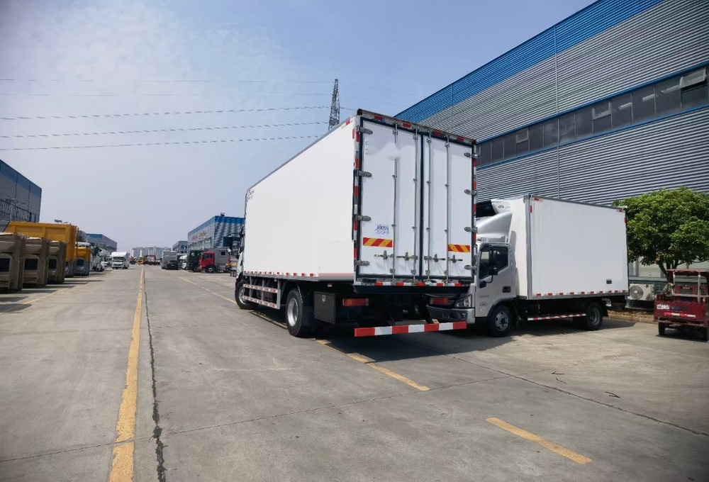 Dongfeng Tianjin 7.8 m Refrigerated Truck