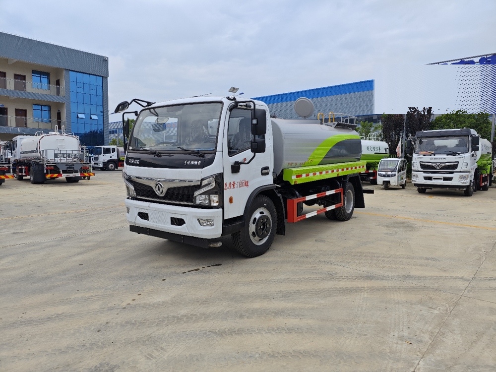 Dongfeng Forica 9.28 m³ Water Sprinkler Truck