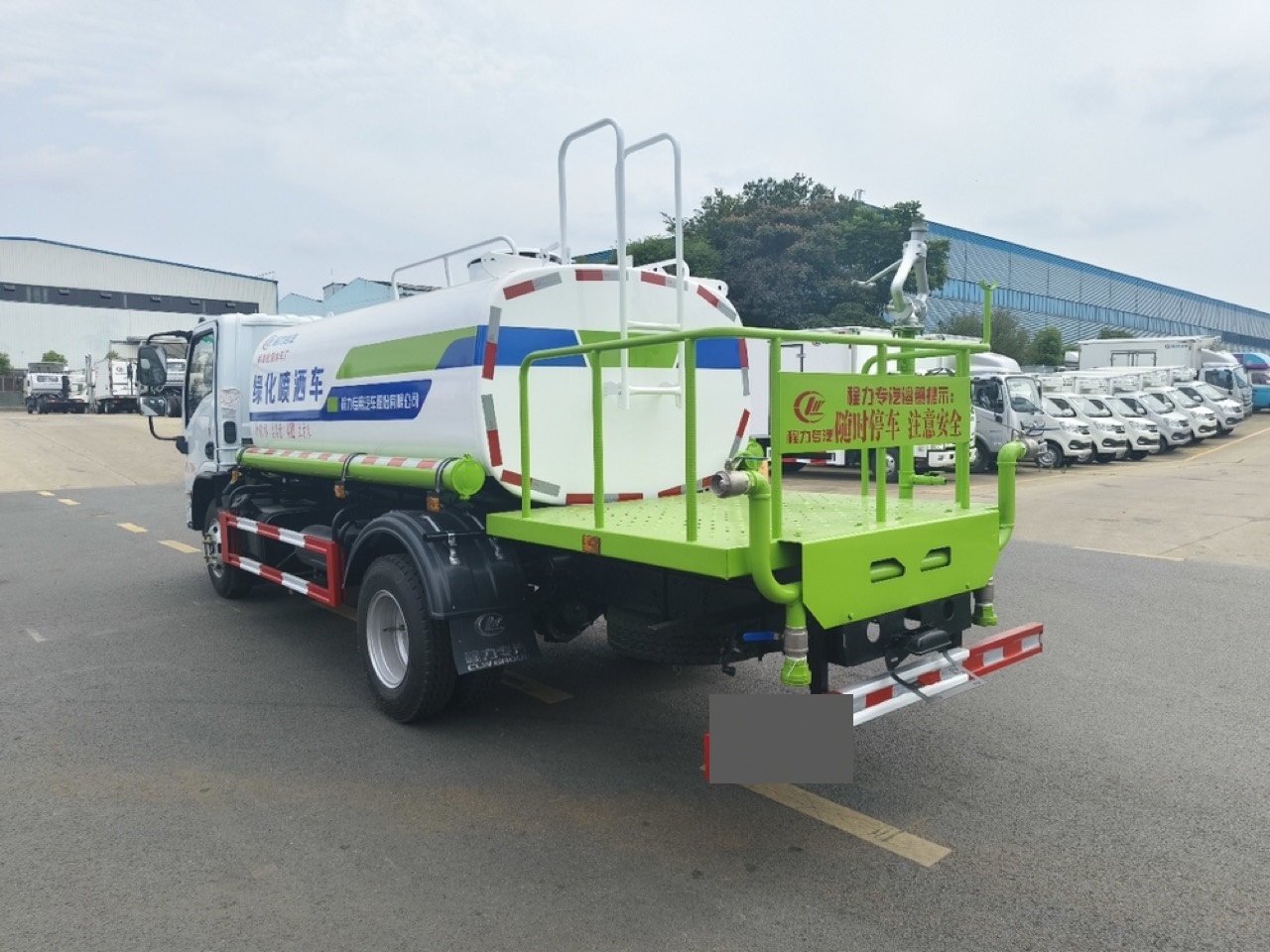 Dongfeng V3 5 m³ Water Sprinkler Truck