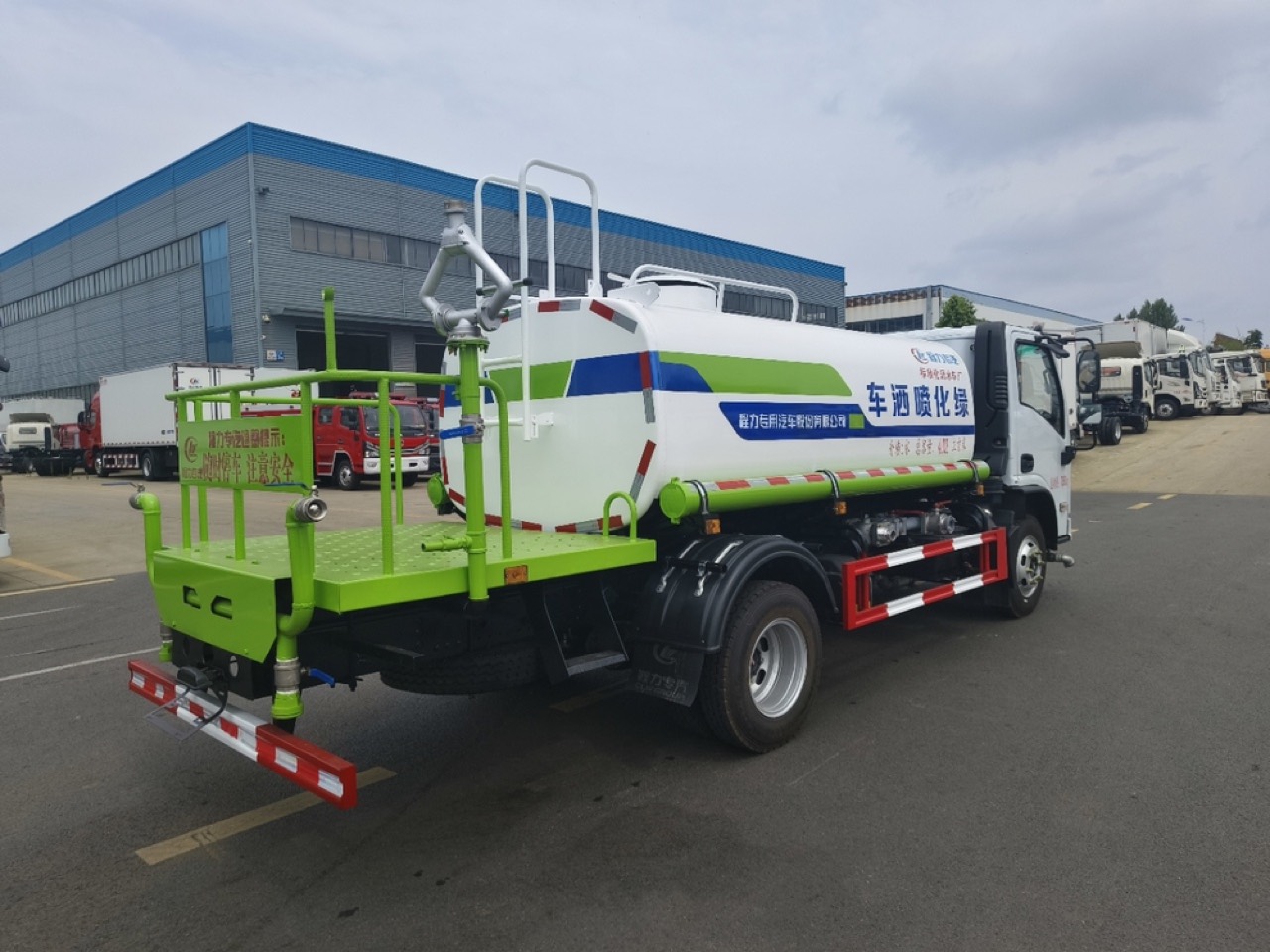 Dongfeng V3 5 m³ Water Sprinkler Truck