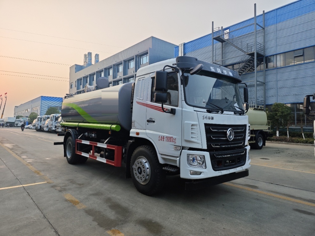 CLW5250GPSCDP Greening Sprinkler Truck